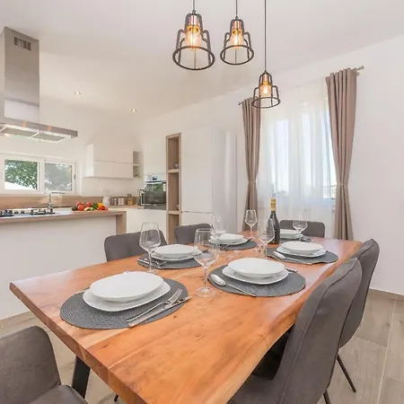 Villa Tara Zadarvillas Tinj