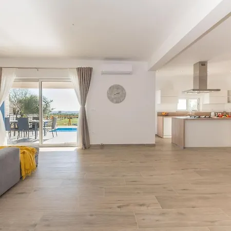 Villa Tara Zadarvillas Tinj